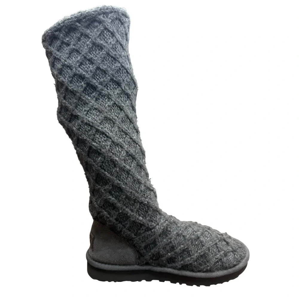 UGG cozy up